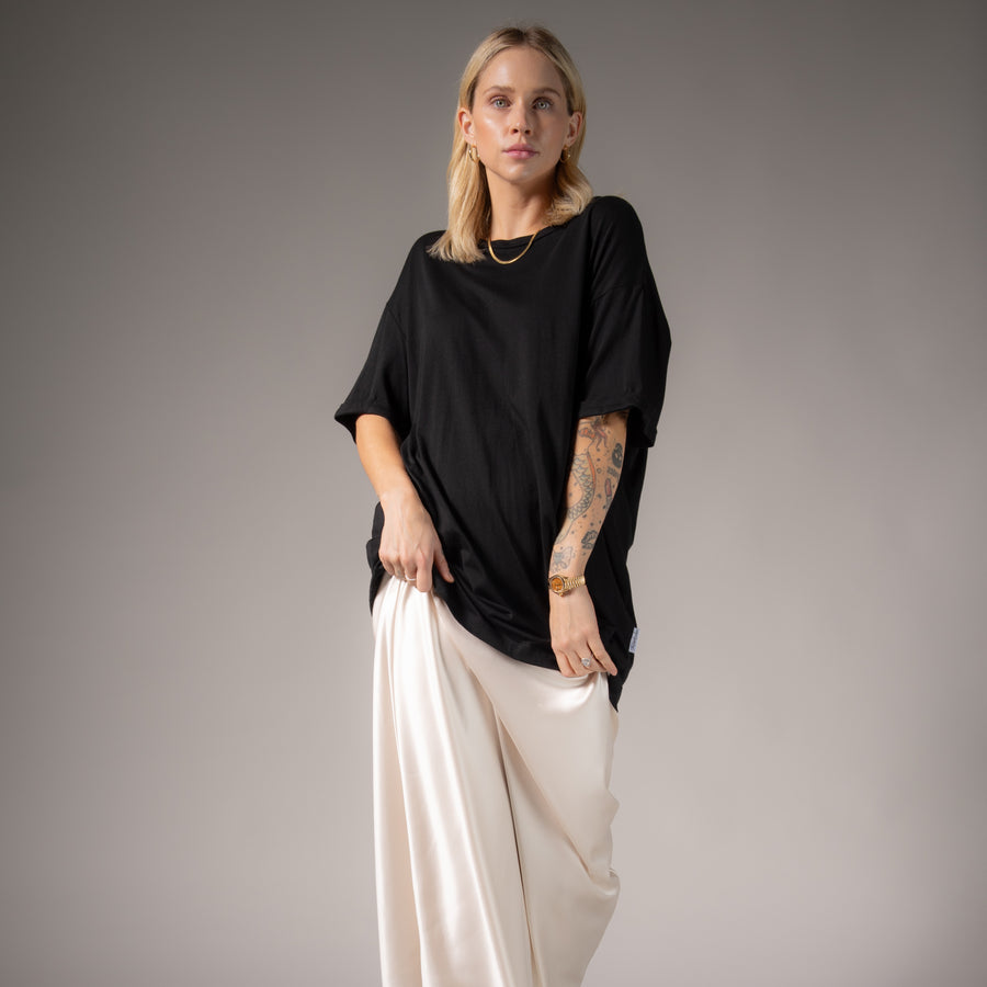 Essentials - Oversized Tee - Black Black / XS